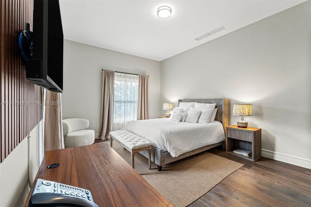 680 Buttonwood Ln, Miami, FL 33137