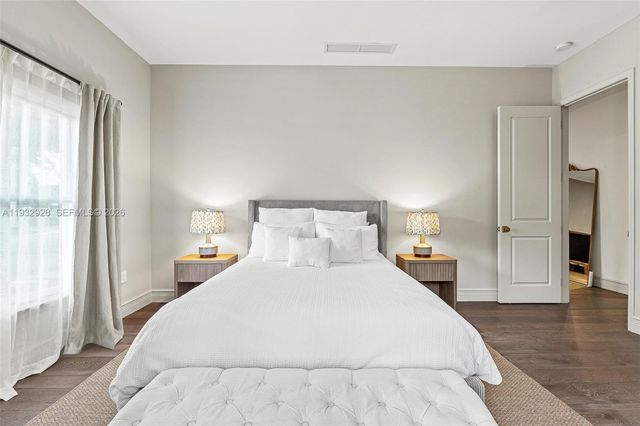 680 Buttonwood Ln, Miami, FL 33137