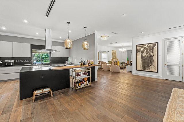 680 Buttonwood Ln, Miami, FL 33137