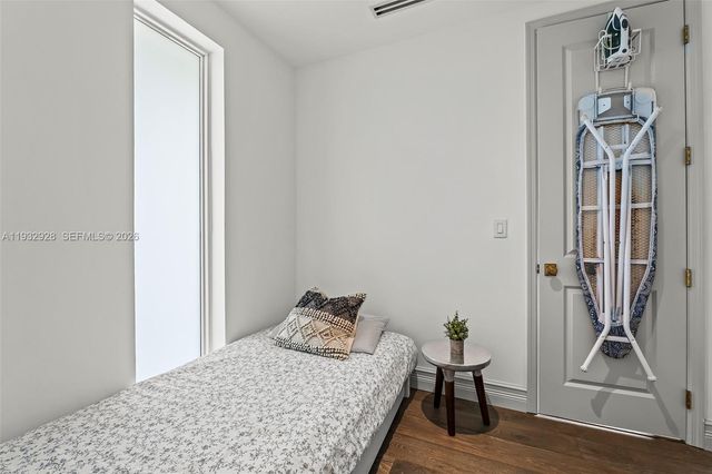 680 Buttonwood Ln, Miami, FL 33137