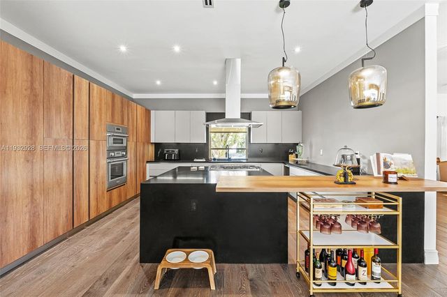 680 Buttonwood Ln, Miami, FL 33137