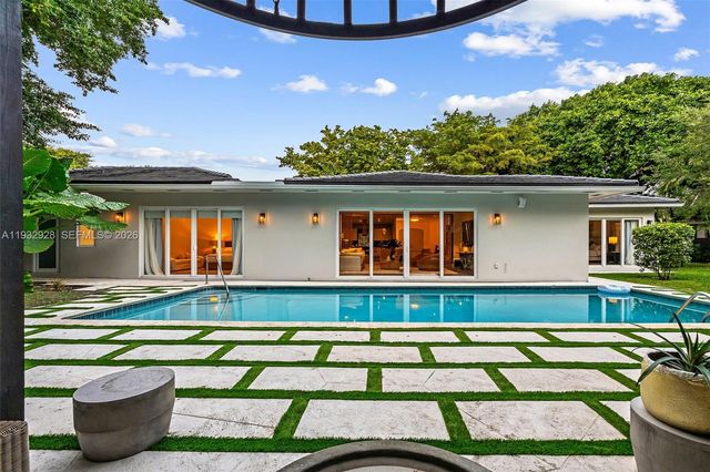 680 Buttonwood Ln, Miami, FL 33137