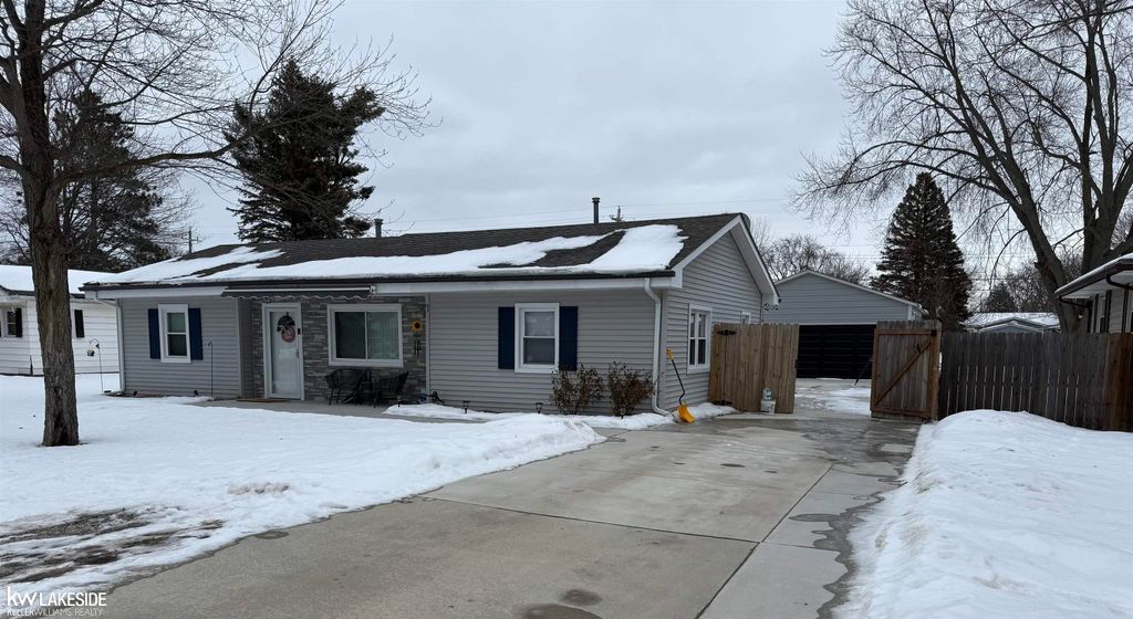 85 Saint James Street, Marysville, MI 48040