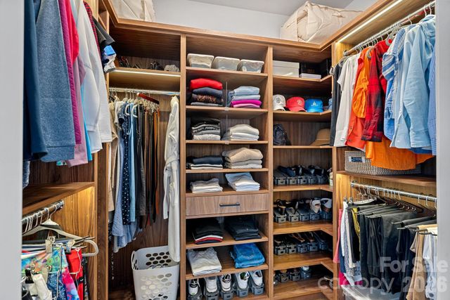 2474 Green Point Lane, Denver, NC 28037