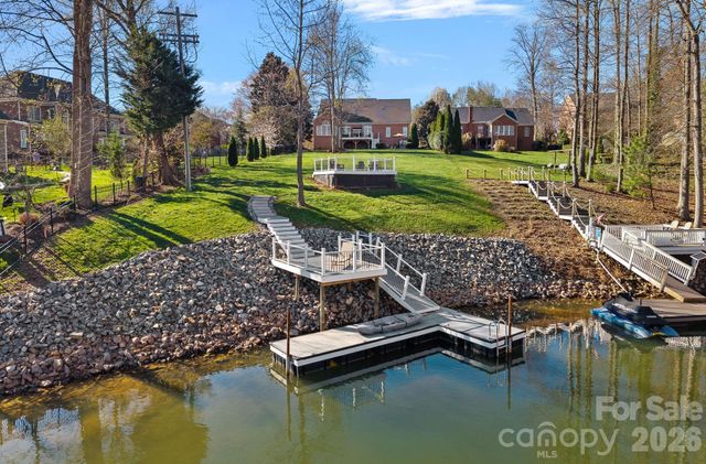 2474 Green Point Lane, Denver, NC 28037