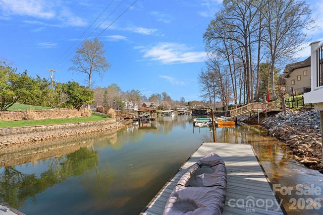 2474 Green Point Lane, Denver, NC 28037