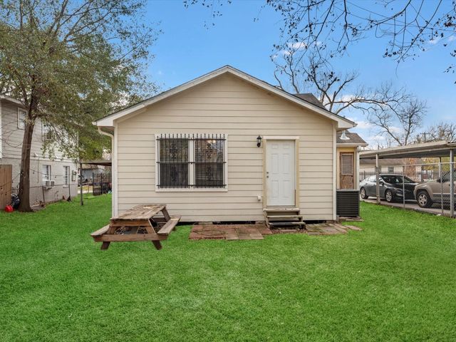 1211 Bigelow Street, Houston, TX 77009