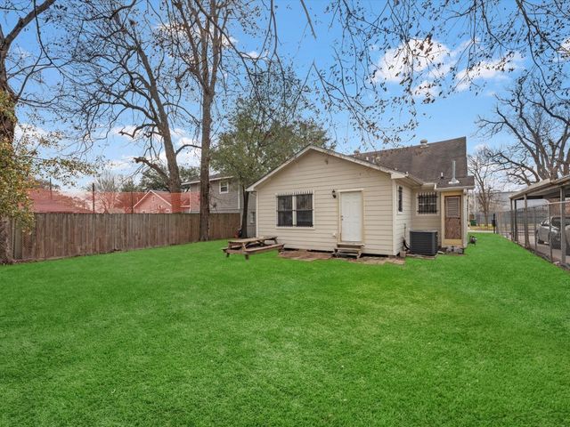 1211 Bigelow Street, Houston, TX 77009