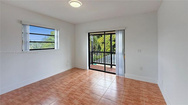 8877 SW 36th St, Miami, FL 33165