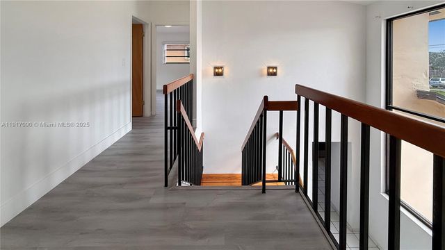 8877 SW 36th St, Miami, FL 33165