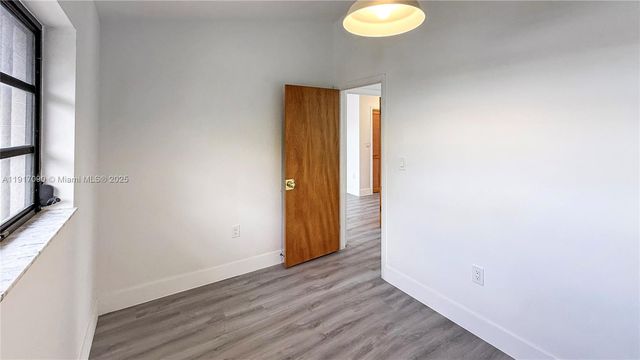 8877 SW 36th St, Miami, FL 33165