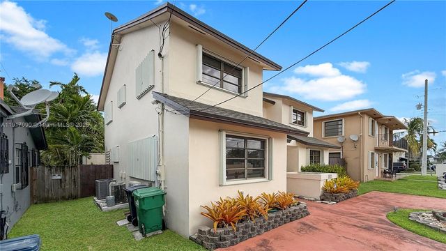 8877 SW 36th St, Miami, FL 33165