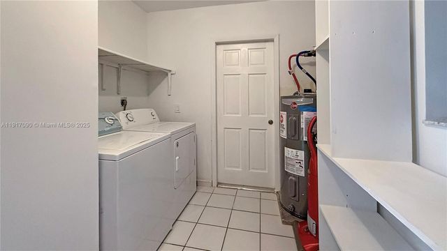 8877 SW 36th St, Miami, FL 33165