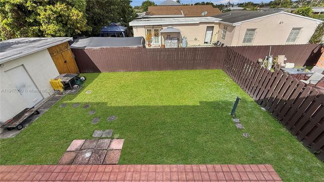 8877 SW 36th St, Miami, FL 33165