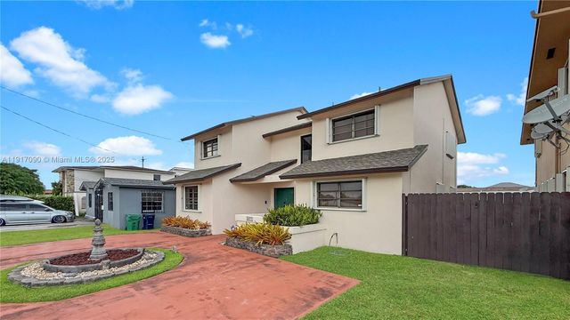 8877 SW 36th St, Miami, FL 33165