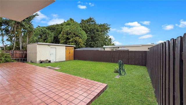 8877 SW 36th St, Miami, FL 33165