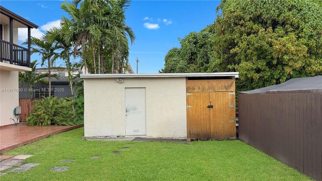 8877 SW 36th St, Miami, FL 33165