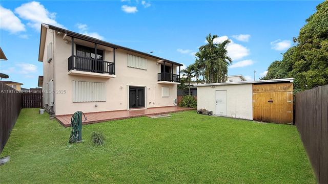 8877 SW 36th St, Miami, FL 33165