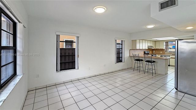 8877 SW 36th St, Miami, FL 33165