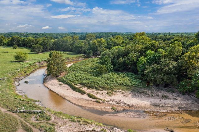 4008 Fm 949, Millheim, TX 77474