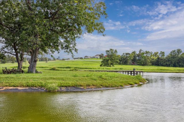 4008 Fm 949, Millheim, TX 77474