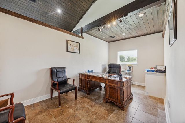 4008 Fm 949, Millheim, TX 77474