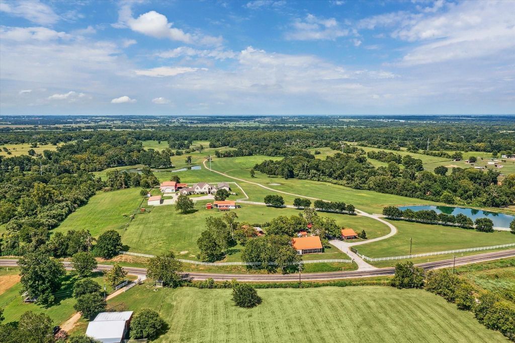 4008 Fm 949, Millheim, TX 77474