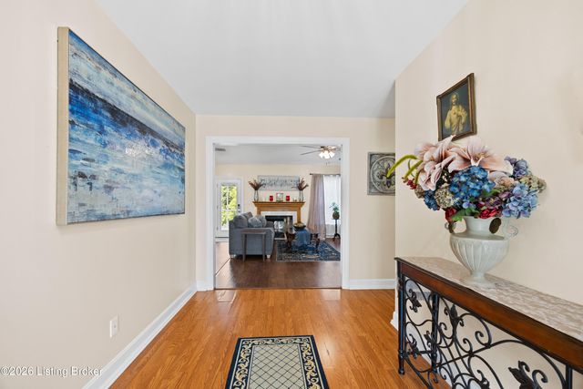 10700 Black Walnut Blvd, Louisville, KY 40229