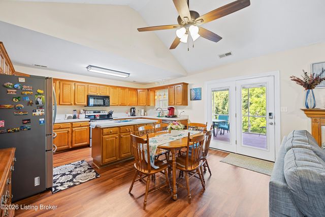 10700 Black Walnut Blvd, Louisville, KY 40229