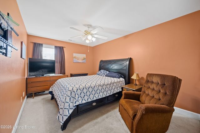 10700 Black Walnut Blvd, Louisville, KY 40229