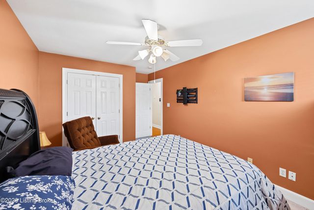 10700 Black Walnut Blvd, Louisville, KY 40229