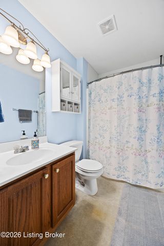 10700 Black Walnut Blvd, Louisville, KY 40229