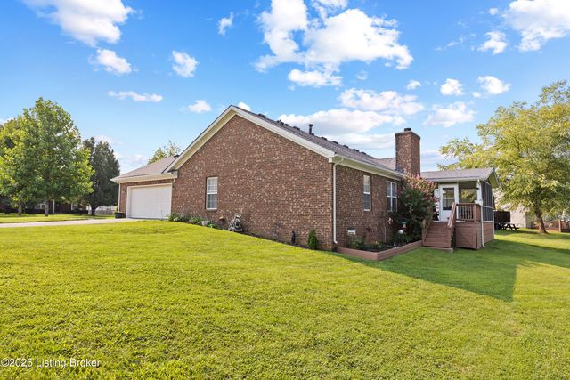 10700 Black Walnut Blvd, Louisville, KY 40229