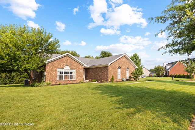 10700 Black Walnut Blvd, Louisville, KY 40229