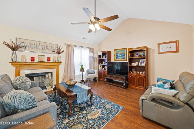 10700 Black Walnut Blvd, Louisville, KY 40229