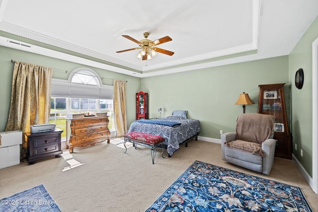 10700 Black Walnut Blvd, Louisville, KY 40229