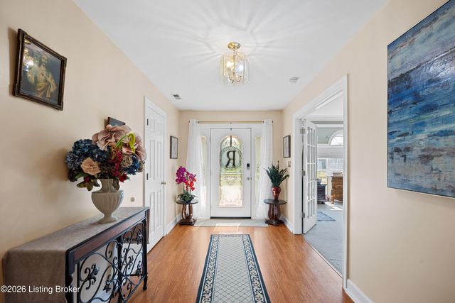 10700 Black Walnut Blvd, Louisville, KY 40229