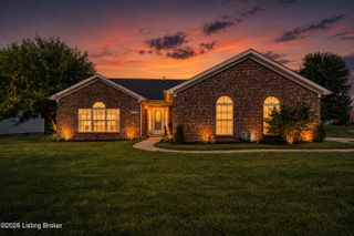 10700 Black Walnut Blvd, Louisville, KY 40229