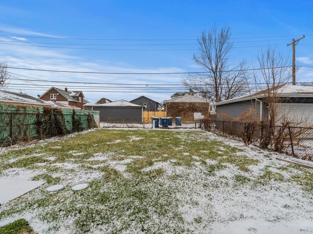 319 156th Place, Calumet City, IL 60409