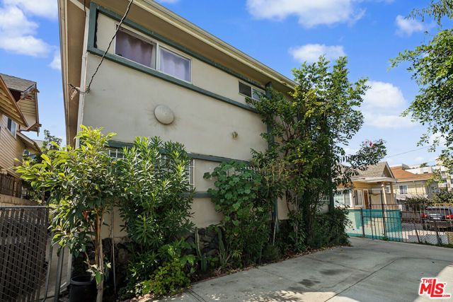 1121 S Mariposa Avenue, Los Angeles, CA 90006