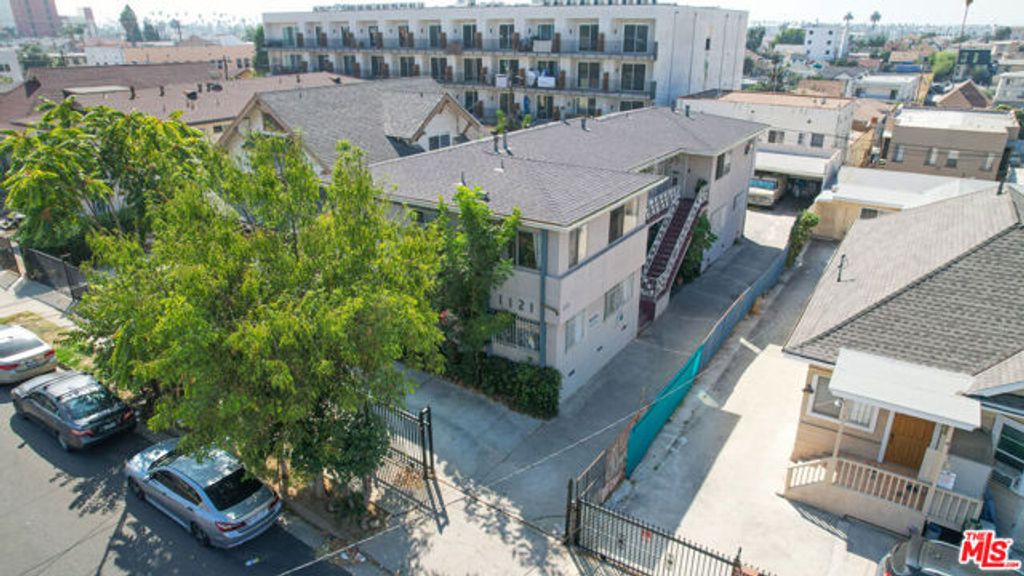 1121 S Mariposa Avenue, Los Angeles, CA 90006