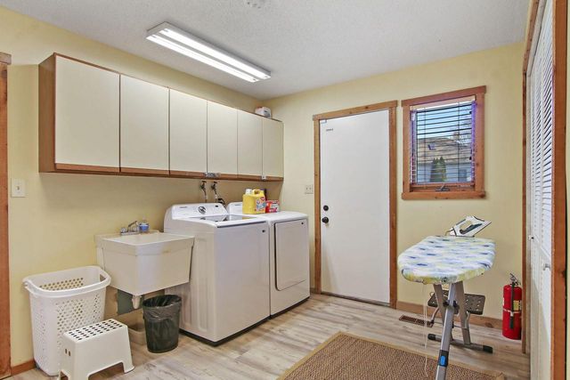 9499 402nd AVENUE, Genoa City, WI 53128