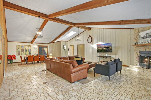 9499 402nd AVENUE, Genoa City, WI 53128