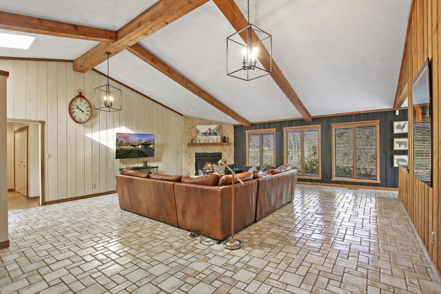 9499 402nd AVENUE, Genoa City, WI 53128