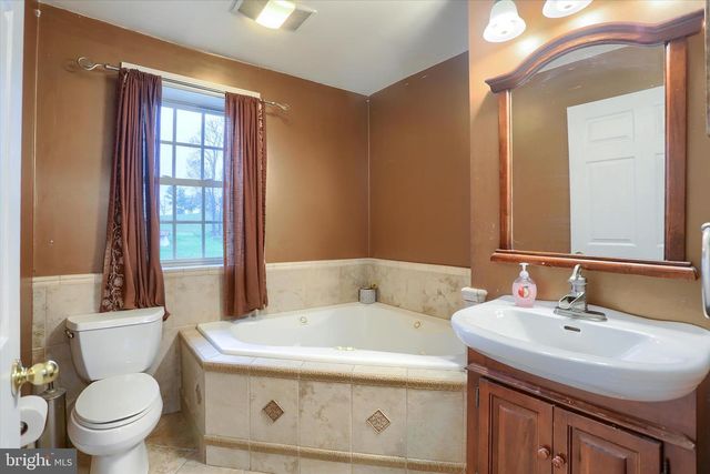 59 HILLYMEDE RD, Hummelstown, PA 17036
