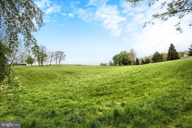 59 HILLYMEDE RD, Hummelstown, PA 17036
