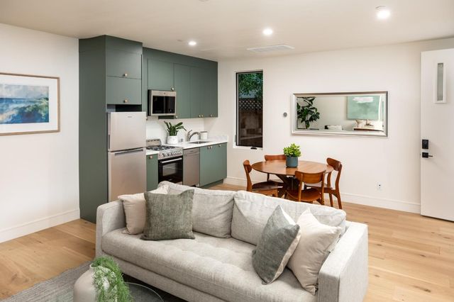 3413 Ross Road, Palo Alto, CA 94303