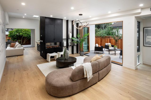 3413 Ross Road, Palo Alto, CA 94303