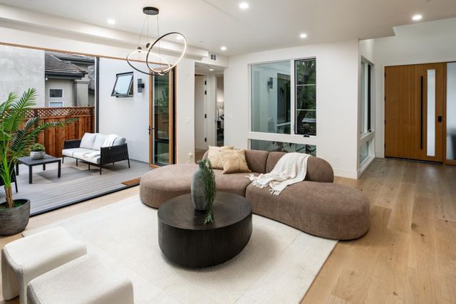 3413 Ross Road, Palo Alto, CA 94303