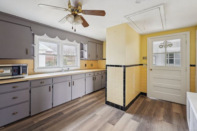 59 High Street, Derby, CT 06418